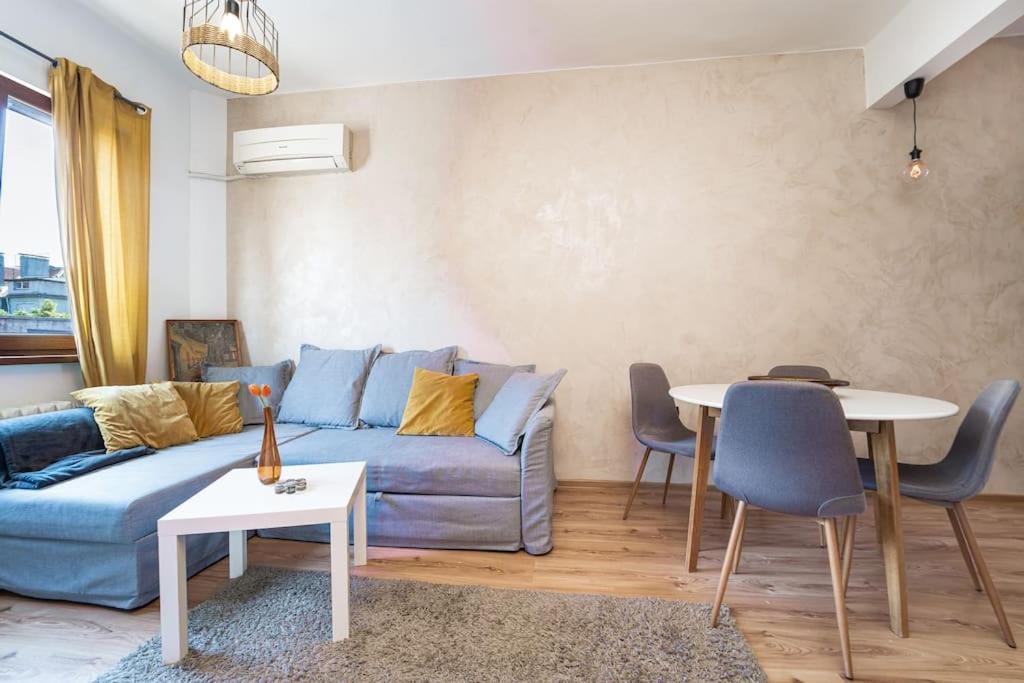 Central Apartment 2Bd Next To Vitosha Bul. Sofia Buitenkant foto
