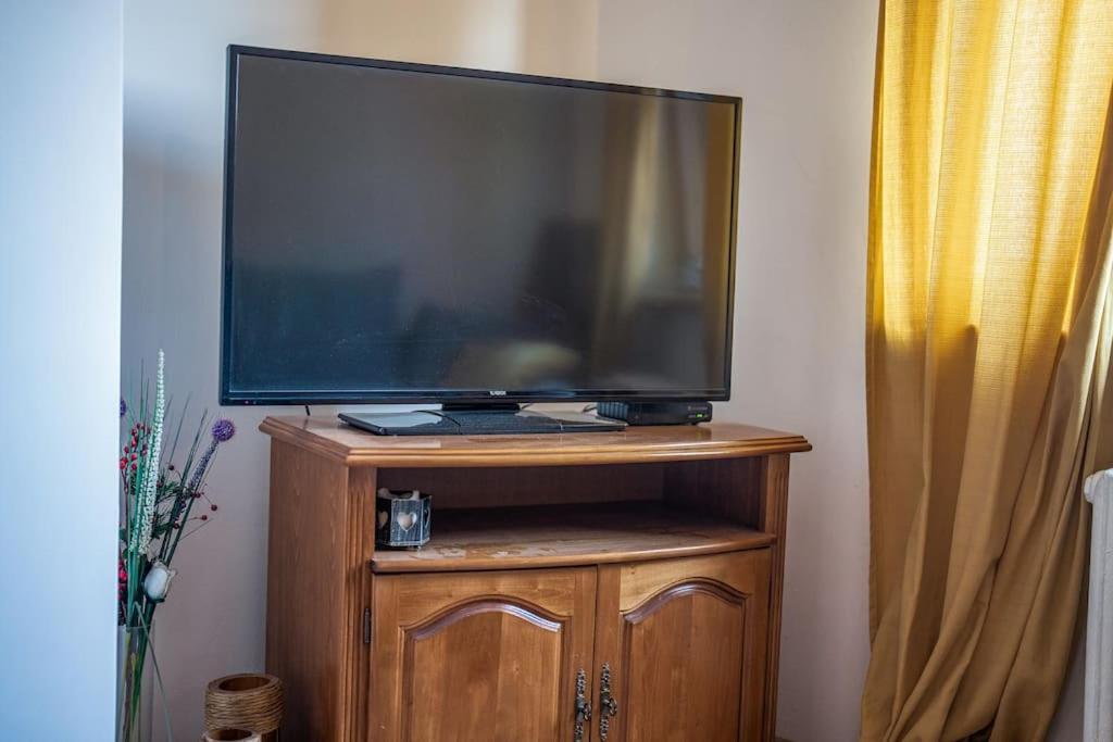 Central Apartment 2Bd Next To Vitosha Bul. Sofia Buitenkant foto