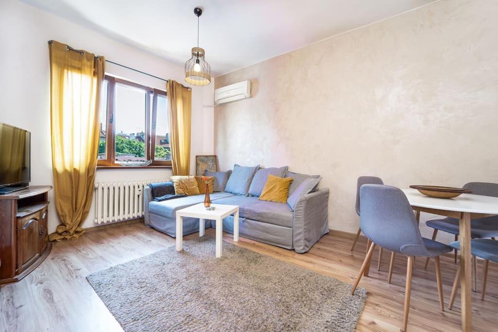 Central Apartment 2Bd Next To Vitosha Bul. Sofia Buitenkant foto