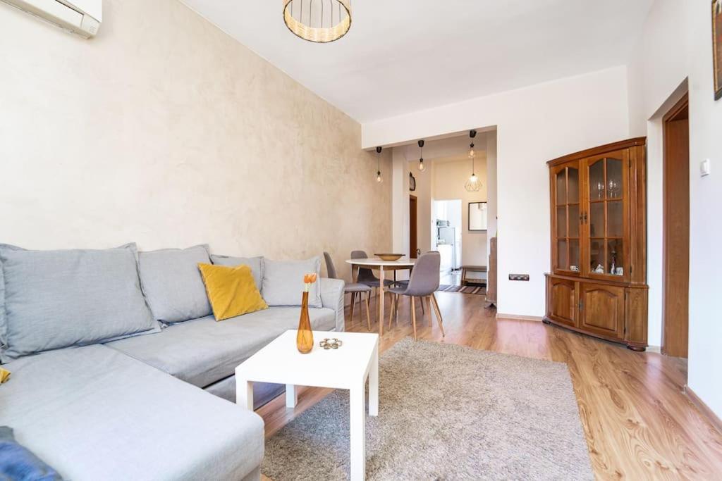 Central Apartment 2Bd Next To Vitosha Bul. Sofia Buitenkant foto